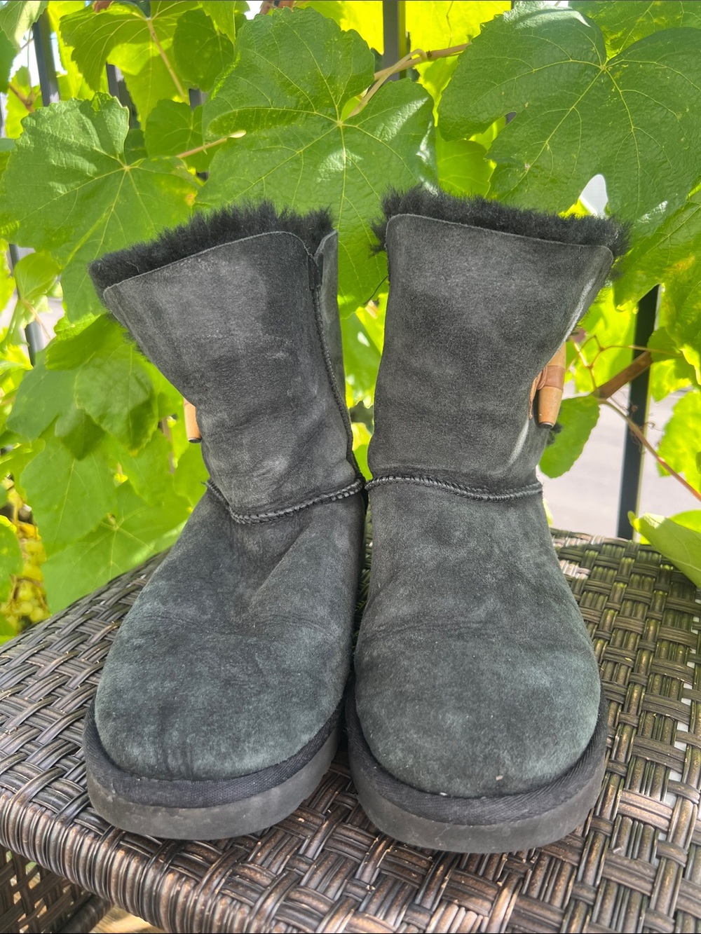 UGG Black Kelly Suede Shearling Boots with Tan Toggle - Picture 17 of 17